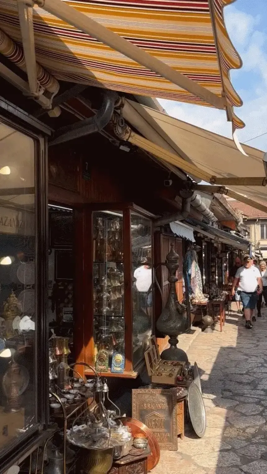 Baščaršija ljeti: Zanati koji nestaju, ali ove ruke još rade
