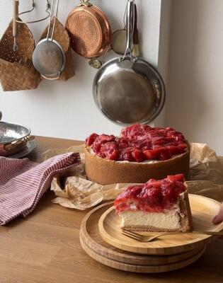 Najjednostavniji cheesecake ikad? Ovaj s jagodama pobjeđuje sve proljetne deserte!