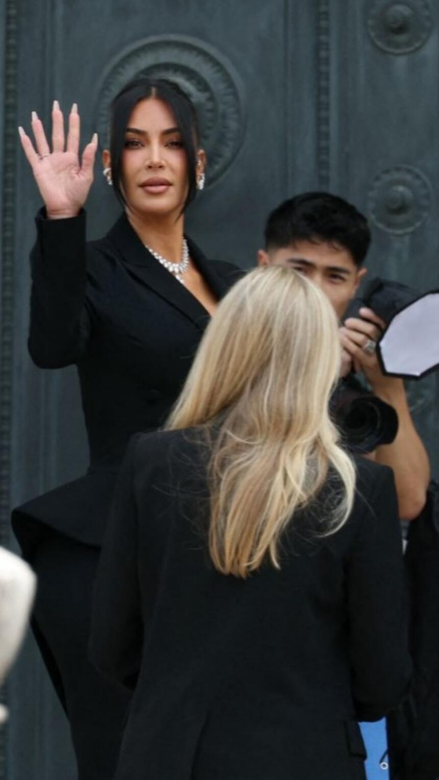 Moda ili poruka? Kim Kardashian se pojavila na sudu s nakitom od 7 miliona dolara