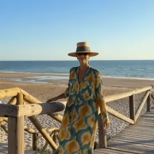 Modni trik za plažu? Samo prebacite ove košulja-haljine!