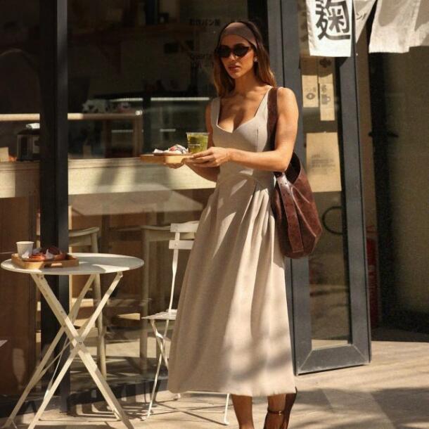 Massimo Dutti sniženje: Ovu midi haljinu od 100 % pamuka sigurno uzimamo