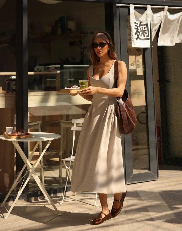 Massimo Dutti sniženje: Ovu midi haljinu od 100 % pamuka sigurno uzimamo
