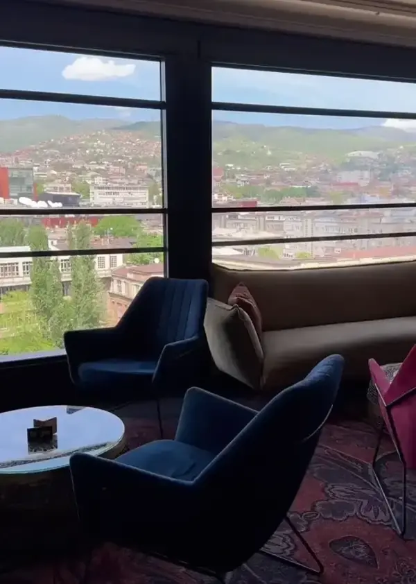Sarajevo: Lift koji vodi do najljepšeg pogleda (i najboljeg lososa)!
