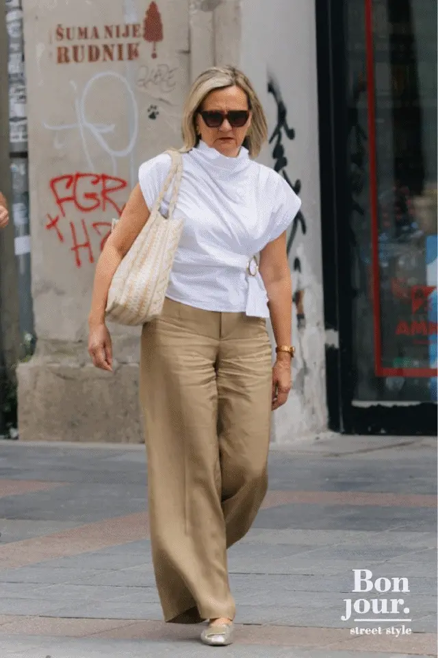 Ljetni poslovni stil na 30+°C? Sarajevo pokazuje kako se to radi ( i izgledate sjajno )