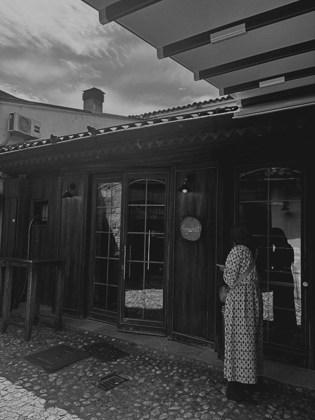 bonjour_ba_imaret_bw_02
