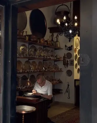 Baščaršija ljeti: Zanati koji nestaju, ali ove ruke još rade
