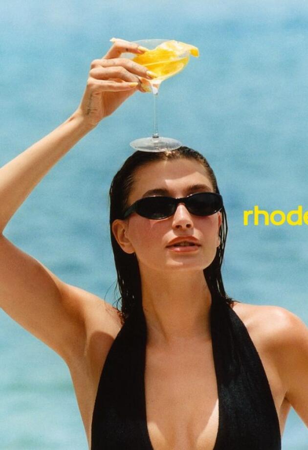Fenomen Hailey Bieber: Kako nas svaki njen proizvod, manikura i frizura redefiniraju ljeti?