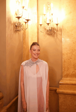 Spoj Kaftan Studio kreacije i Milene Radulović je magija pod kišom