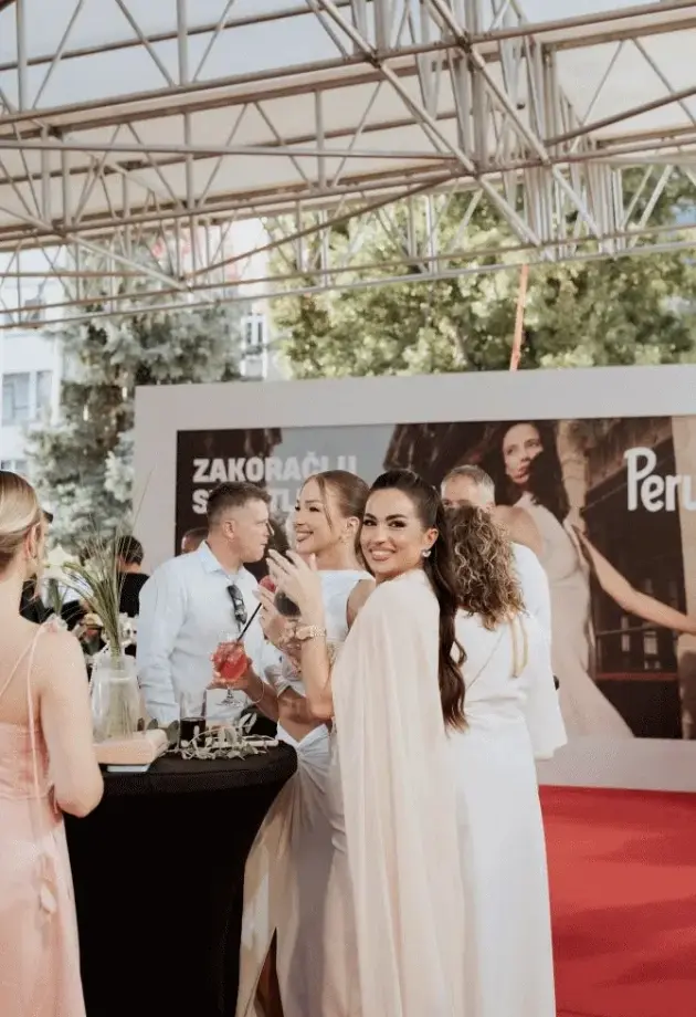 Sarajevo Film Festival u tonovima bijelog i bež: Outfiti koji su privukli sve poglede