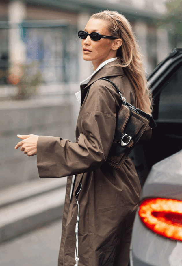 Bella Hadid u savršenom casual izdanju u Parizu sa dva komada dostupna u BiH