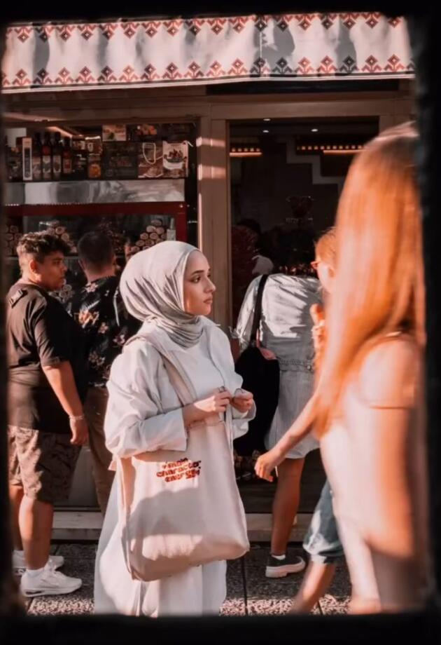 Kako Zehra Bakou pretvara baštinu u savremenu profesiju veza?