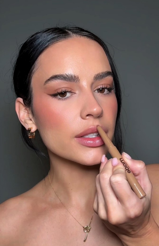 Rhode lip liner: Hype koji žudimo ili makeup trik koji stvarno trebamo?