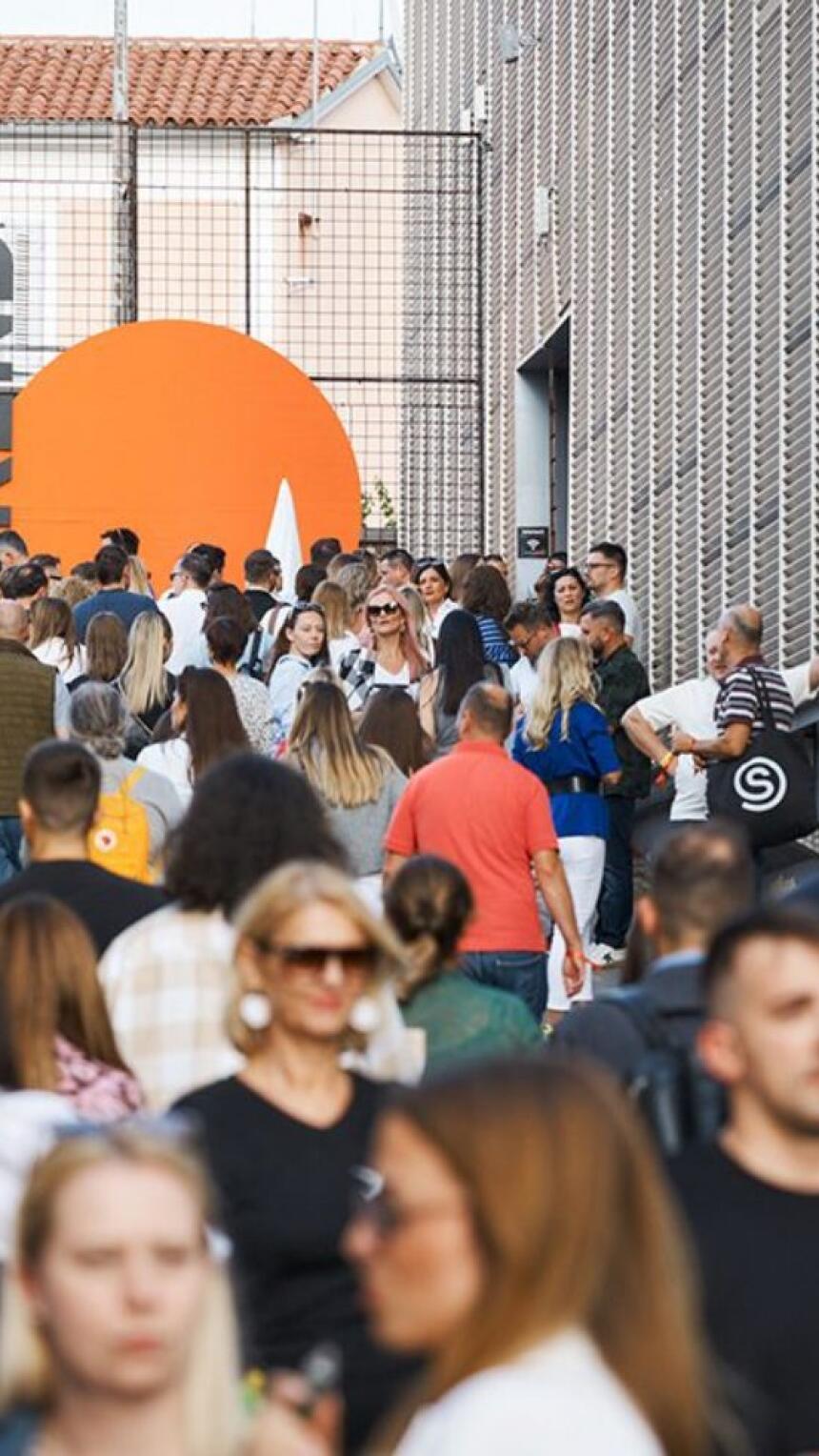 Jesen u Rovinju je uzbudljiva. Šta hejteri, stereotipi i AI imaju zajedničko?