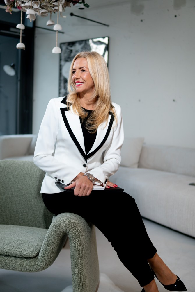 edina-vuk-asa-banka-4-bonjour-ba