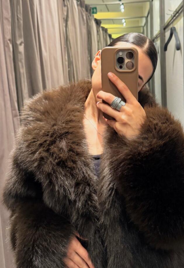 Isprobali smo ZARA smeđu bundu od umjetnog krzna o kojoj svi pričaju