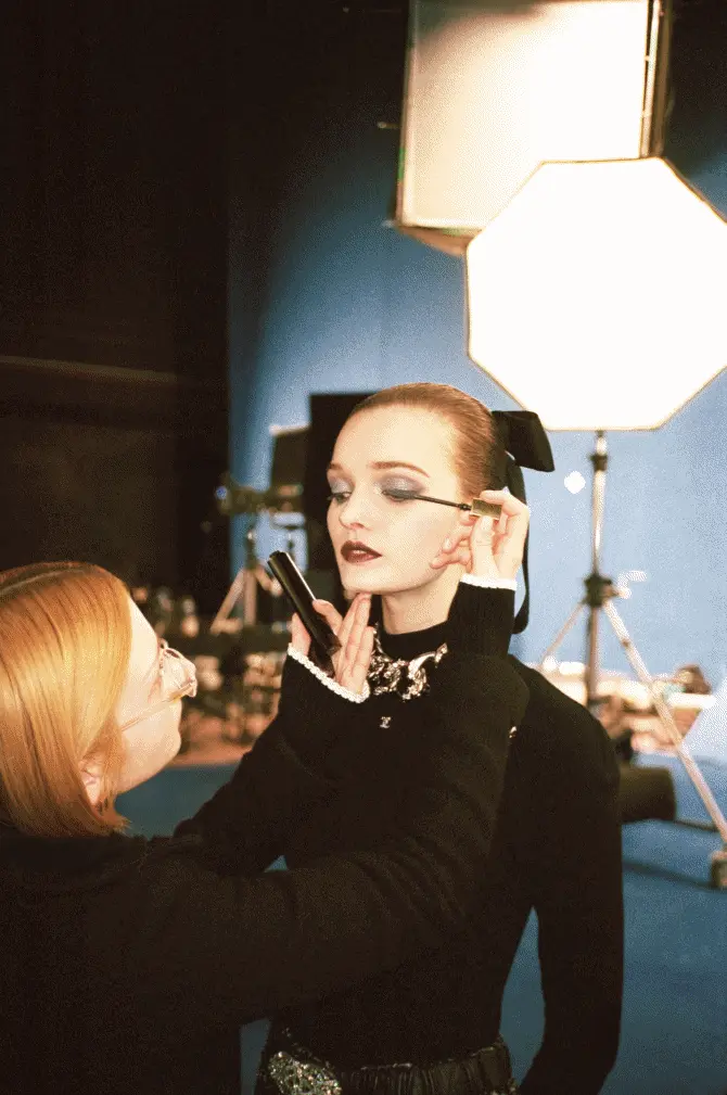 chanel-makeup-holiday-2025-gif-bonjour-ba