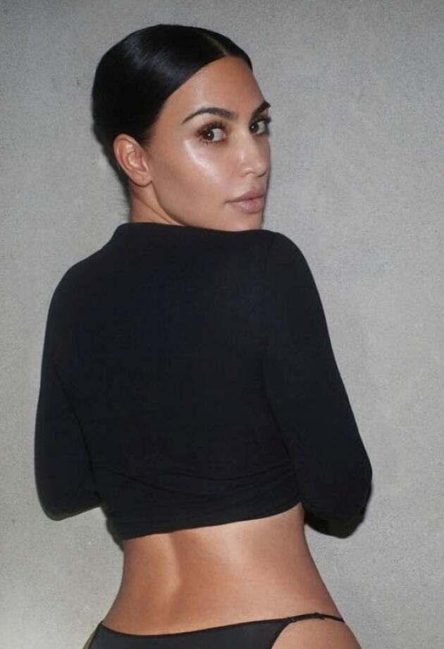 Novi proizvod Kim Kardashian rasprodan je u danu. PS: radi se o gaćicama.