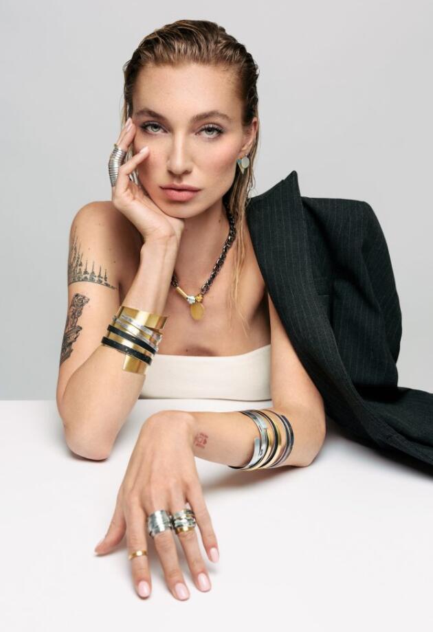 Nakit s porukom koji privlači pažnju: Izabrali smo 2 komada koja ćete htjeti odmah