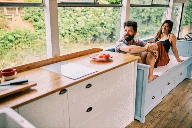 brvnara_autobus_vikendica_srbija_pozega_ljubice_bonjour_ba_1