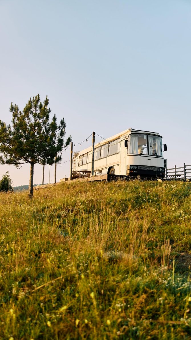 Autobus kao vikendica? Najšarmantniji odmor u prirodi svega nekoliko sati od Sarajeva