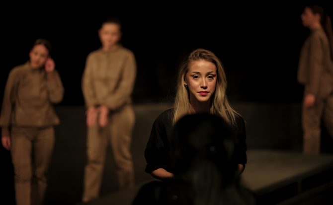 kamerni_teatar_55_dani_jurislava_korenica_bonjour_ba_11