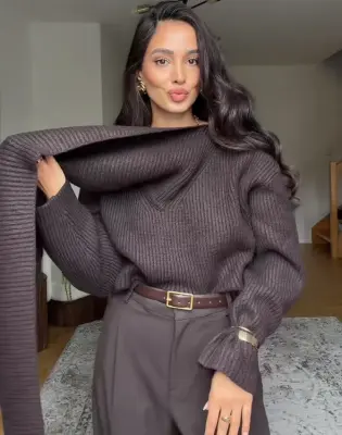 Ušli smo u H&M “samo da pogledamo”, a izašli zaljubljeni u čokoladni džemper sa šalom