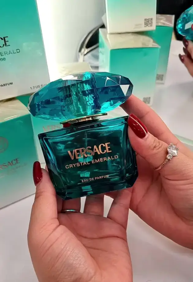 Crystal Emerald: može li ovo biti najblistaviji Versace miris do sada?