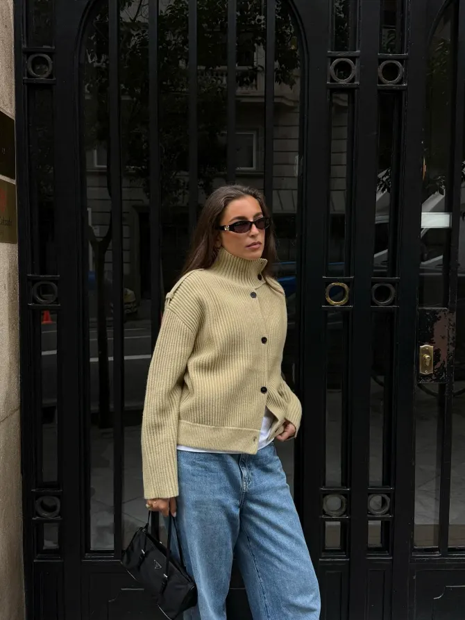 Pronašli smo kardigan koji je preuzeo Instagram: neutralan, topao i luksuzan