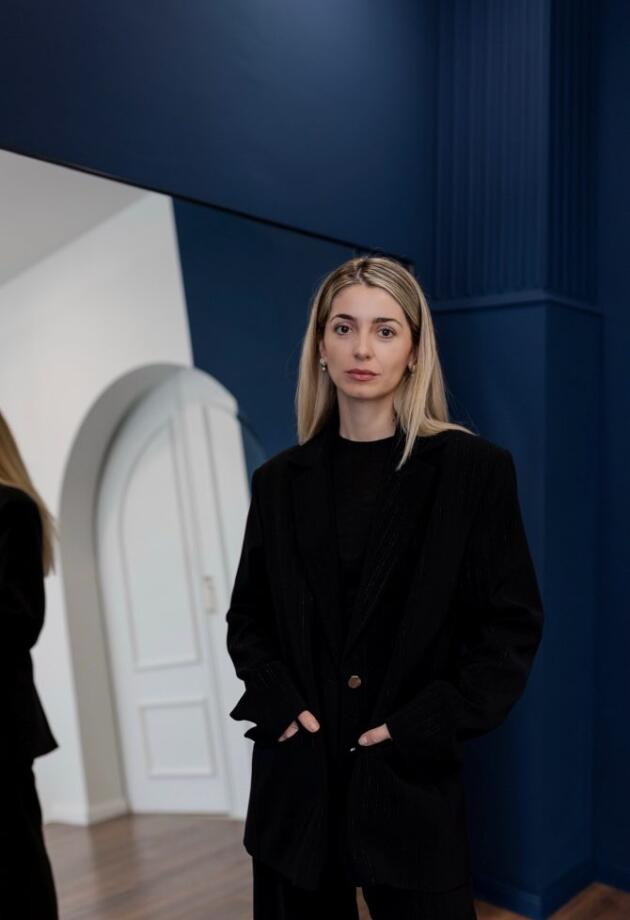 Unutar svijeta Neire Sinanbašić. Kako je kroz IQRA i Groke dizajn stvorila prostor za tišinu?