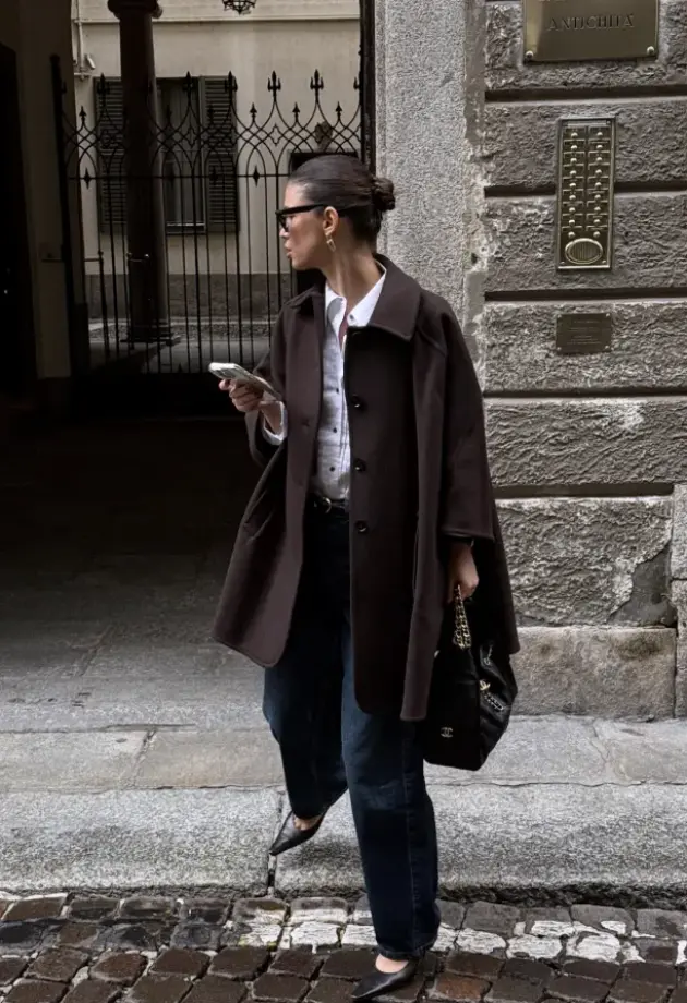 Tražili smo najlakši način da izgledate elegantno ove zime. Odgovor je pelerina.