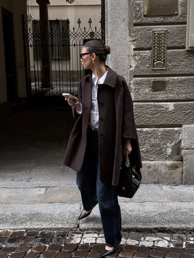 Tražili smo najlakši način da izgledate elegantno ove zime. Odgovor je pelerina.