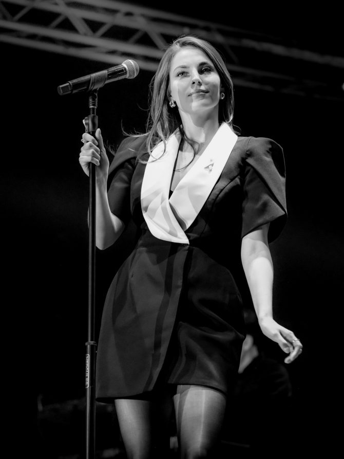 Džejla Ramović inspiracija za outfit: Znamo gdje kupiti ovu haljinu