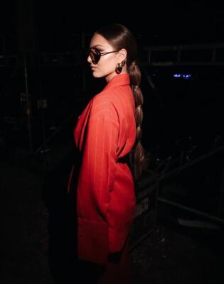 Džejla Ramović dolazi u pravo vrijeme: Pronašli smo ovu haljinu za doček