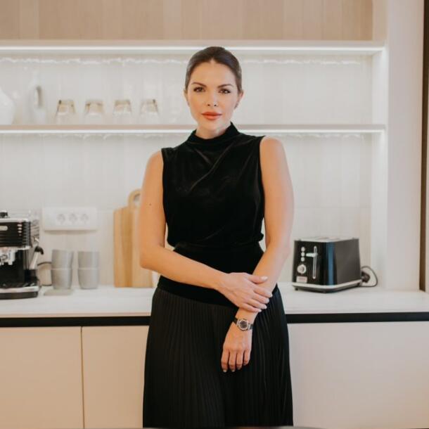 Elegantni stan u Tuzli spaja svjetlo i proporcije tako lako da ga poželite preslikati