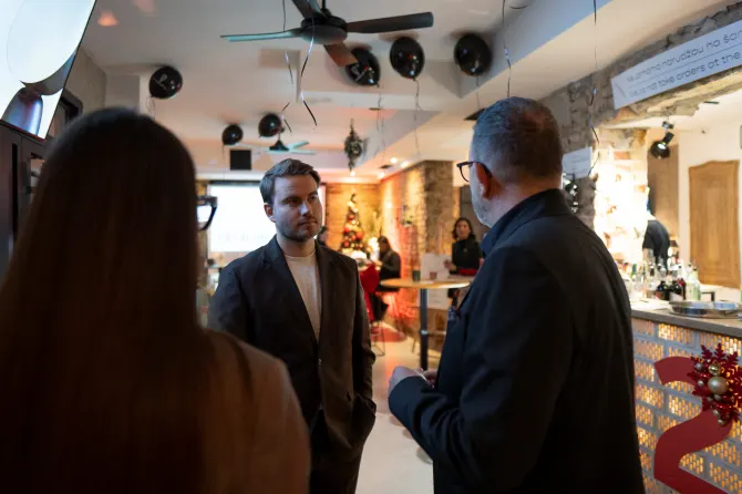 m-rasvjeta-event-kawa-lets-glow-together-200-bonjour-ba