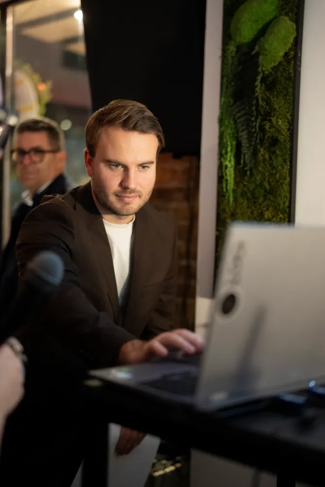 m-rasvjeta-event-kawa-lets-glow-together-52-bonjour-ba