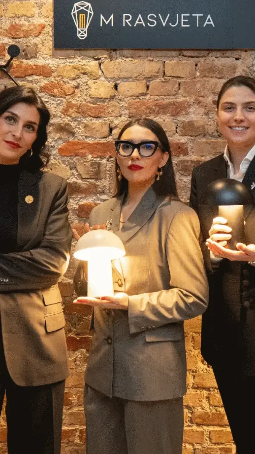 Zašto je Sarajevo sinoć izgledalo drugačije pod svjetlima? Pogled iz prvog reda.