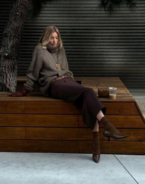 U Massimo Dutti posebnoj ponudi kriju se midi suknje koje tražimo cijeli decembar