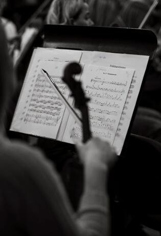 Novogodišnji koncert koji Sarajevo pamti: Razgovarali smo s maestrom i vidjeli kako nastaje