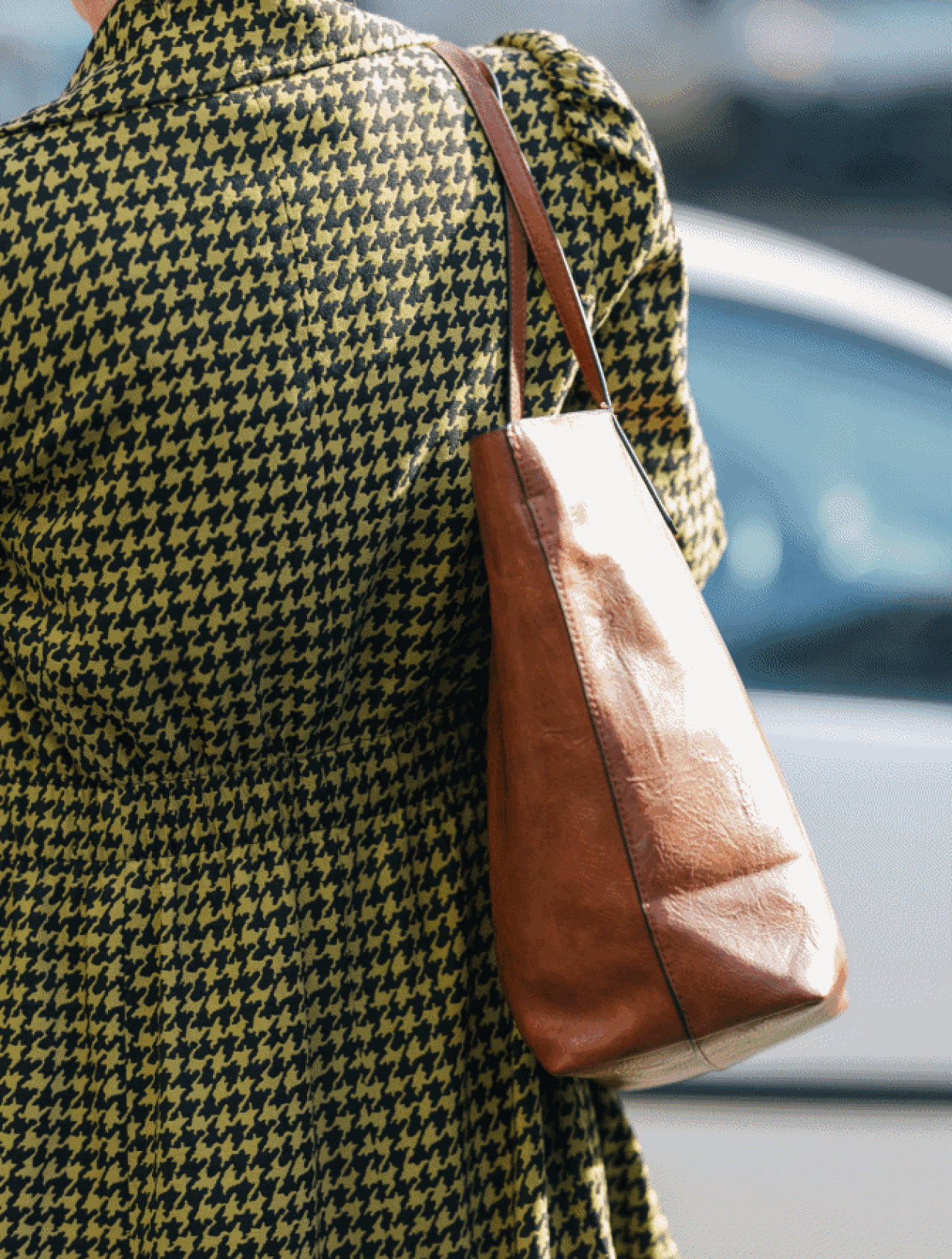 Titova ulica kroz detalj koji je zaokružio zimski stil prolaznika Sarajeva