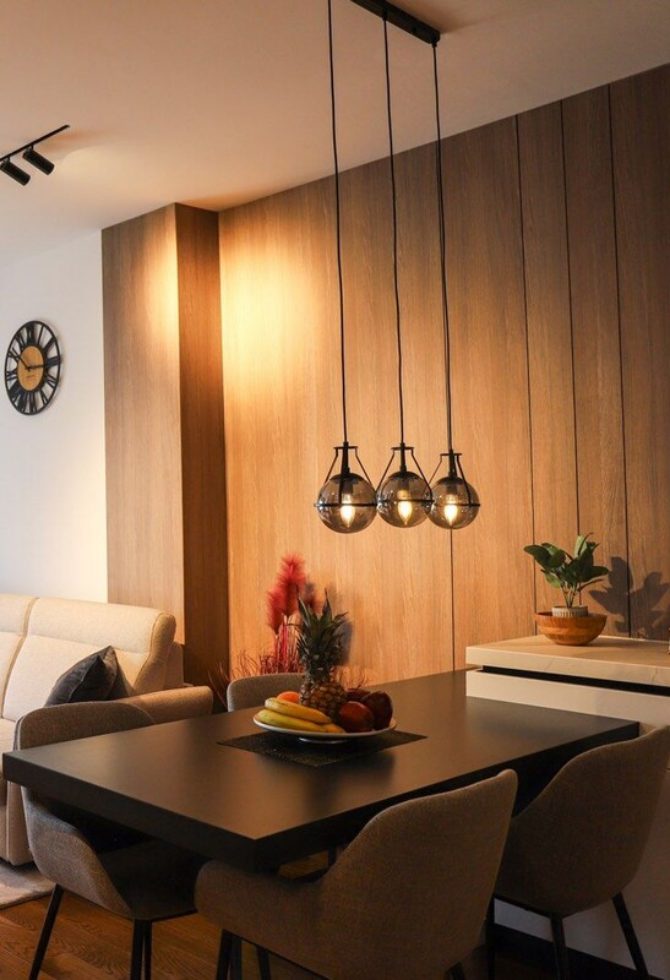 Mir, drvo i svjetlo u stanu u Banja Luci koji pametnim detaljima dobija osjećaj luksuza