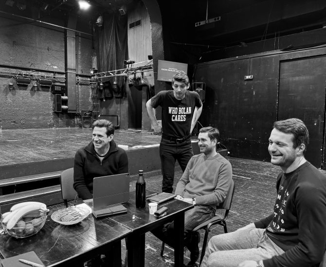 sartr_sarajevo_predstava_mekoca_bonjour_ba_1