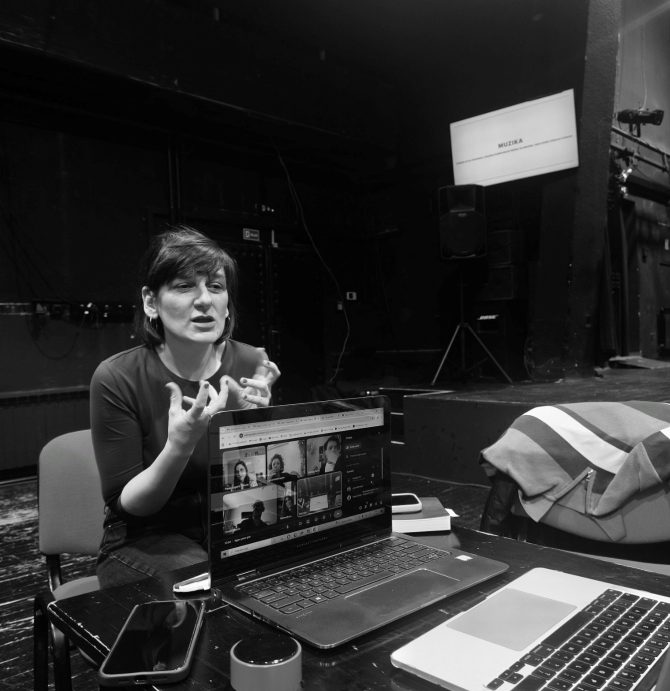 sartr_sarajevo_predstava_mekoca_bonjour_ba_3