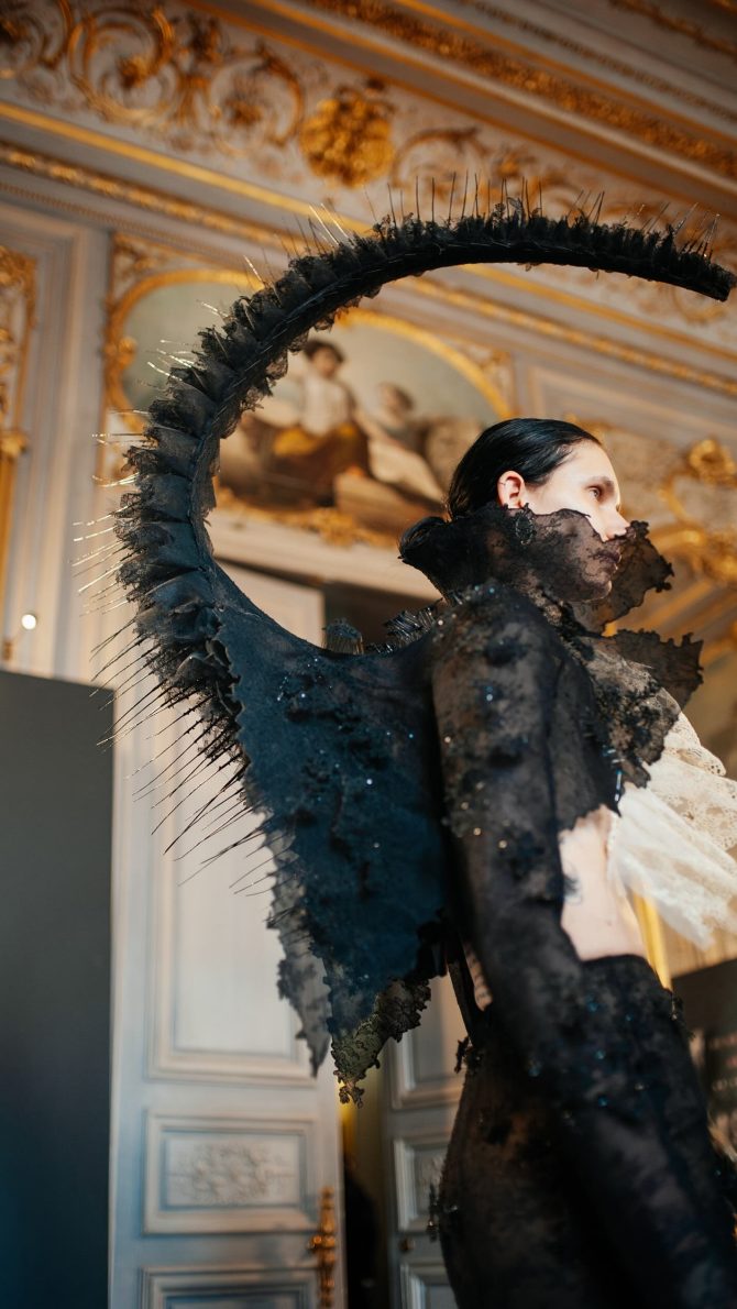 paris_fashion_week_schiaparelli_bonjour_ba_3