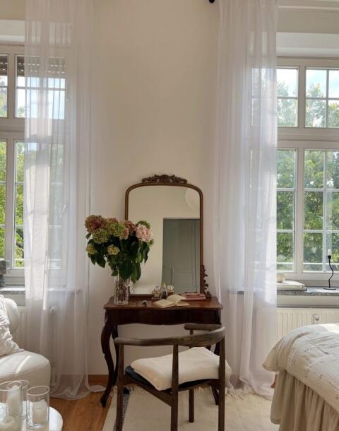 Pronašli smo ovaj duo: Najljepši toaletni kutak počinje dobrim ogledalom i stolom za šminkanje