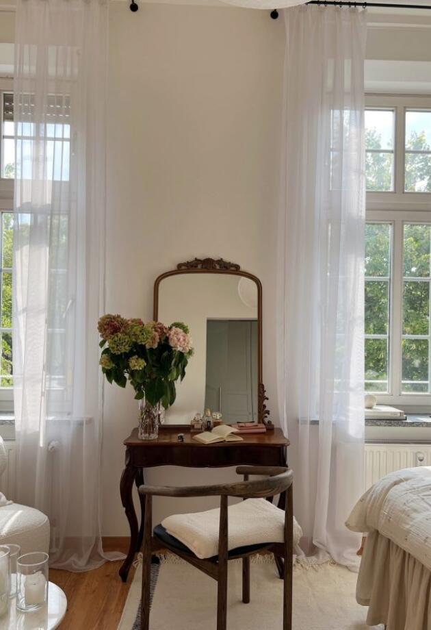 Pronašli smo ovaj duo: Najljepši toaletni kutak počinje dobrim ogledalom i stolom za šminkanje