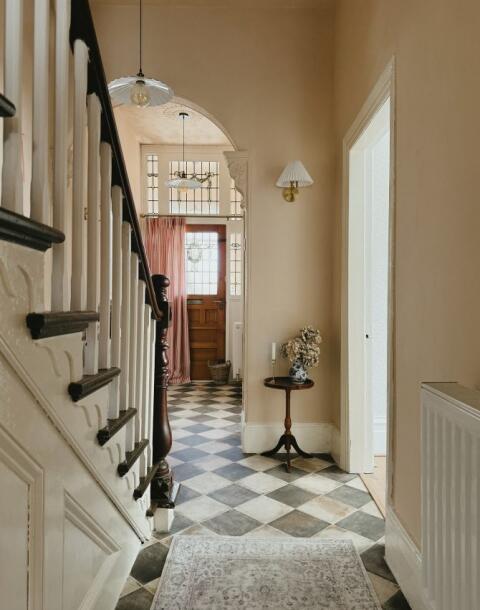 Rješenje za uske hodnike koje uvijek pali: Našli smo lijepe zidne lampe dostupne i u BiH