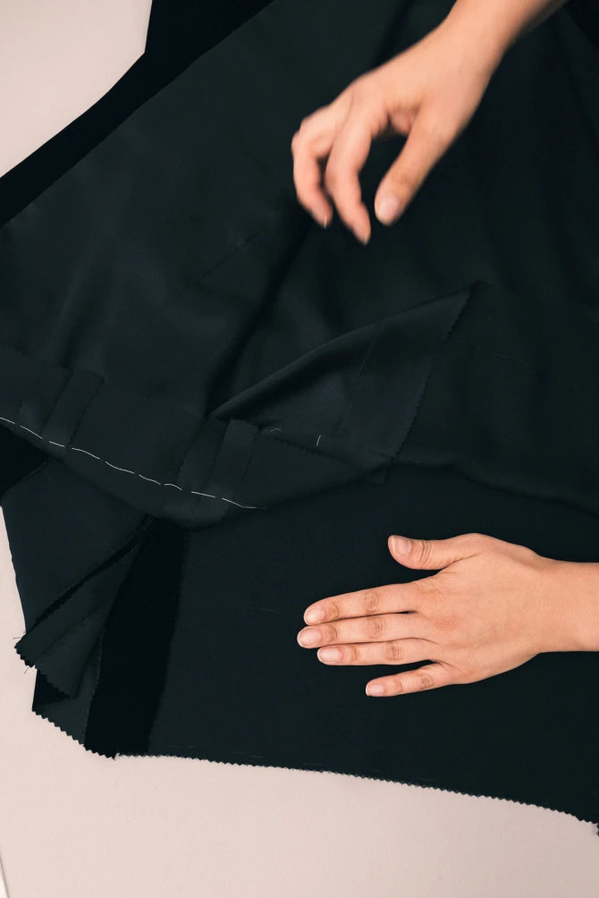 golden-globe-awards-selena-gomez-chanel-rose-byrne-12-bonjour-ba