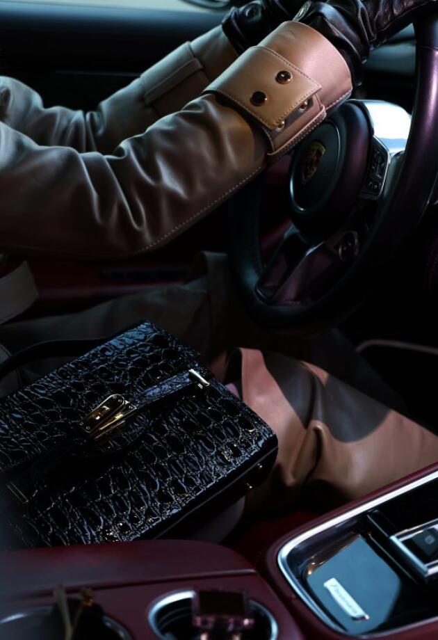 Dva modela ručno rađenih kožnih torbi koja biramo bh. brenda iz Banja Luke