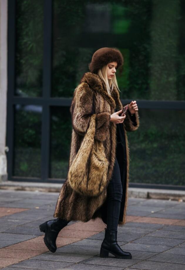 Nismo spremni da ih skinemo: Najbolje stilizovane bunde na prolaznicama s ulica Sarajeva